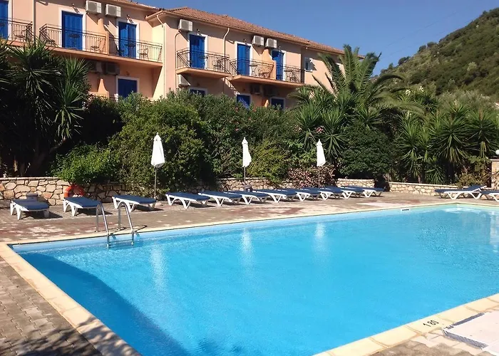Nostos Hotel 2*