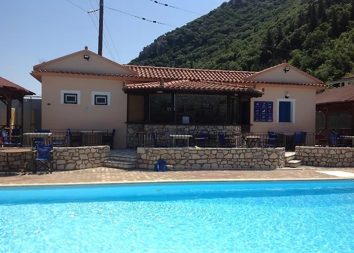 Nostos Hotel 2*