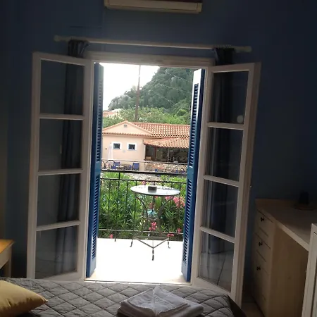 Nostos Hotel 2*