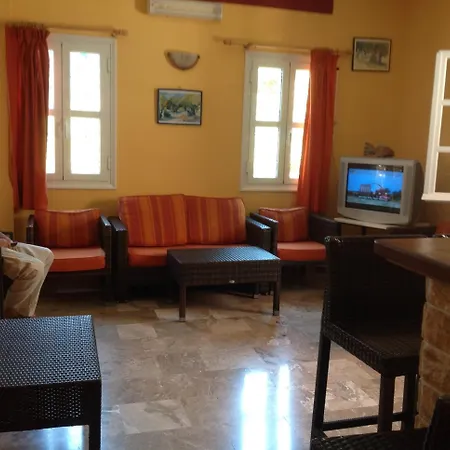 فندق Nostos 2*