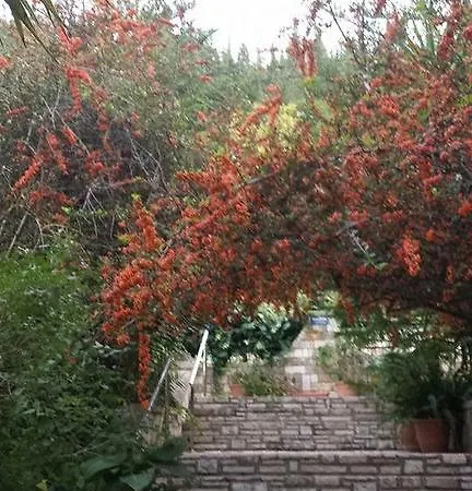 فندق Nostos Frikes